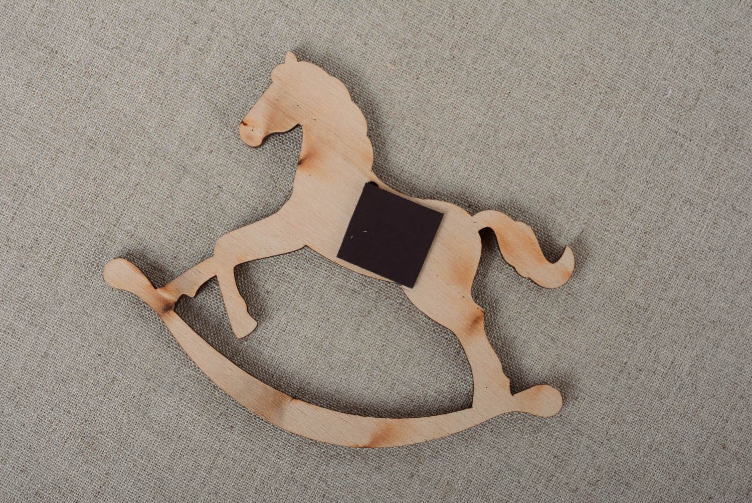 Peça em branco artesanal para criatividade de madeira contraplacada  Cavalo de madeira foto 2