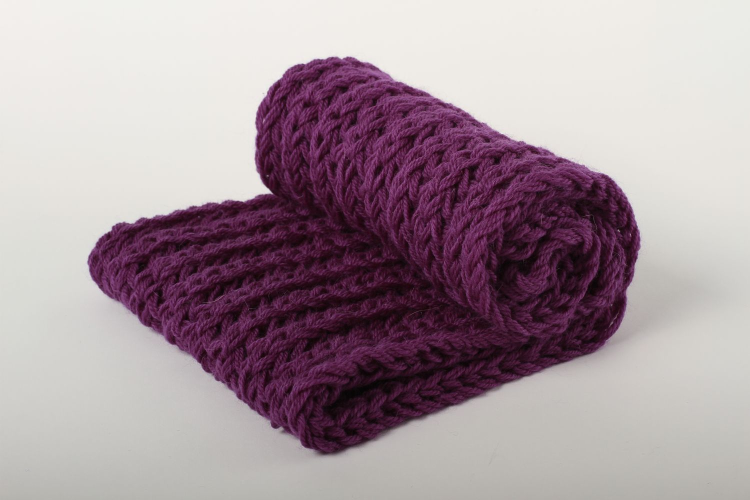 Écharpe violette faite main Vêtement femme tricot en laine Idée cadeau photo 2