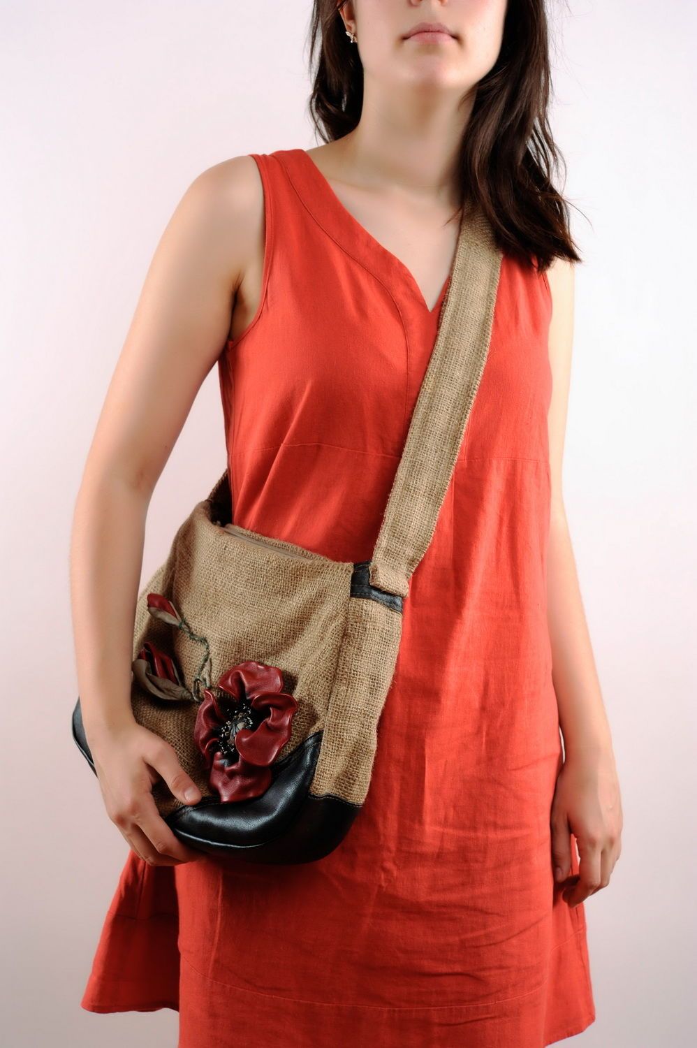 Handmade Tasche aus Leder und Sackgewebe Mohnblumen foto 2