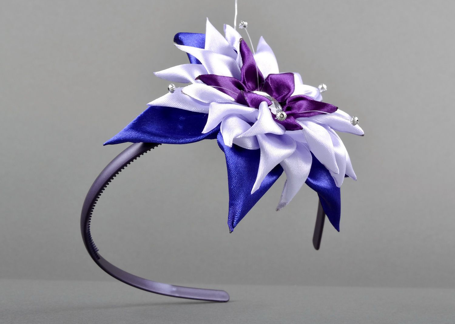 Haarreif Kranz mit Blume aus Atlas foto 5