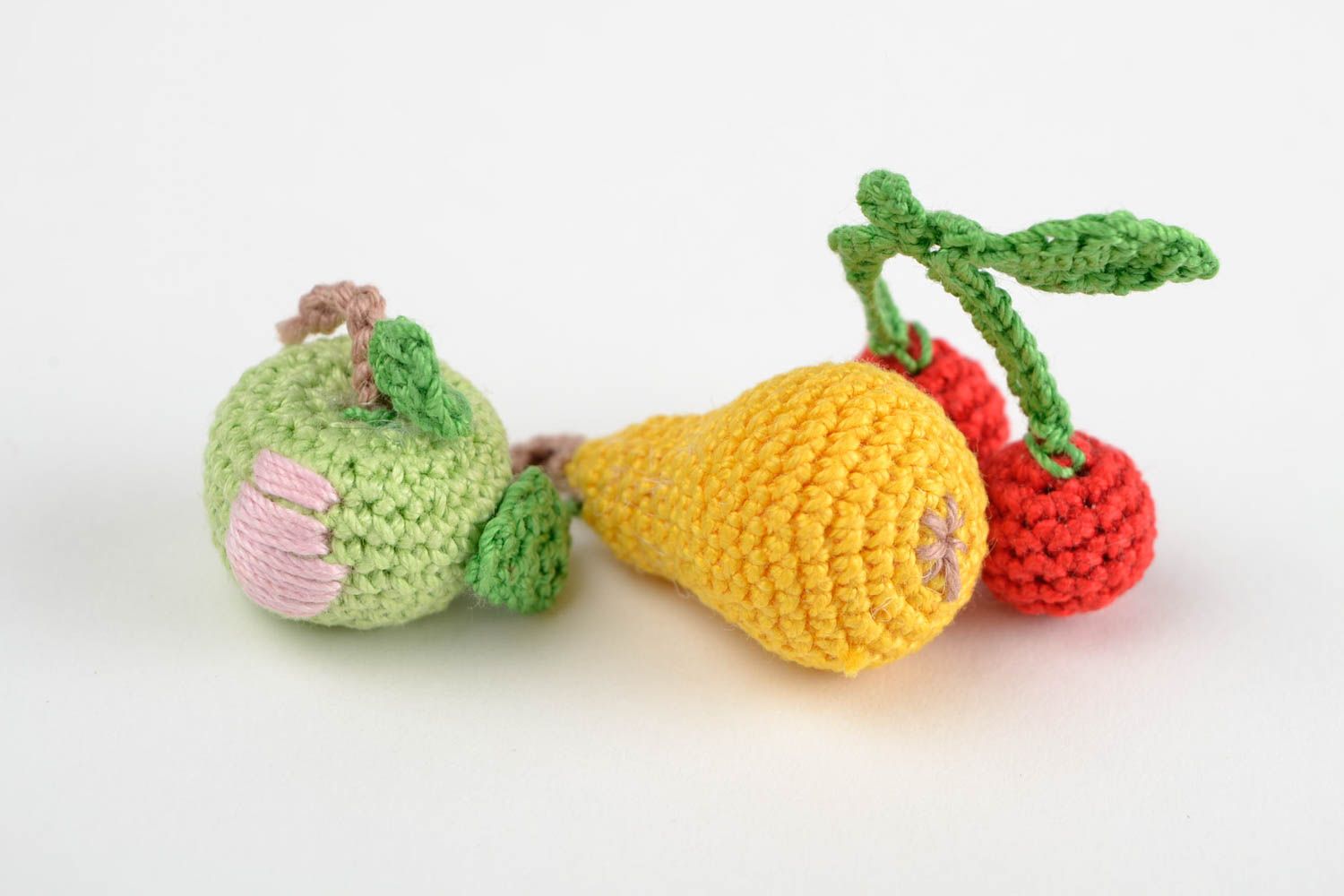 Handmade gehäkeltes Obst Set lustige Spielzeuge Geschenk Idee 3 Stück  foto 5