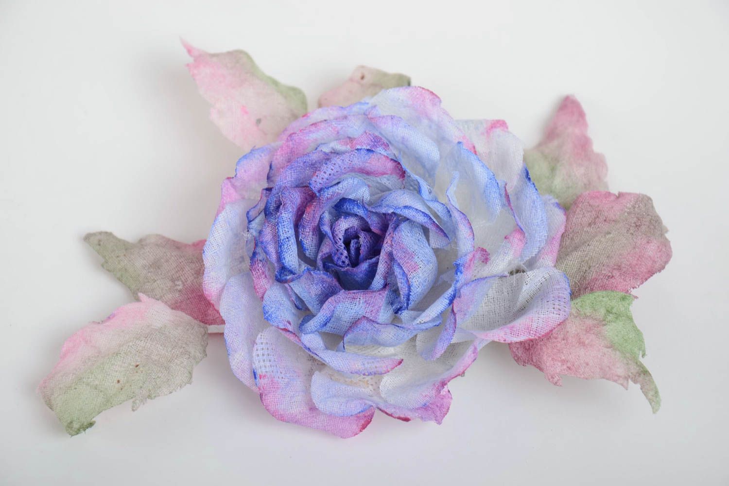 Broche barrette en coton peinte faite main en forme de fleur bleue stylée photo 2