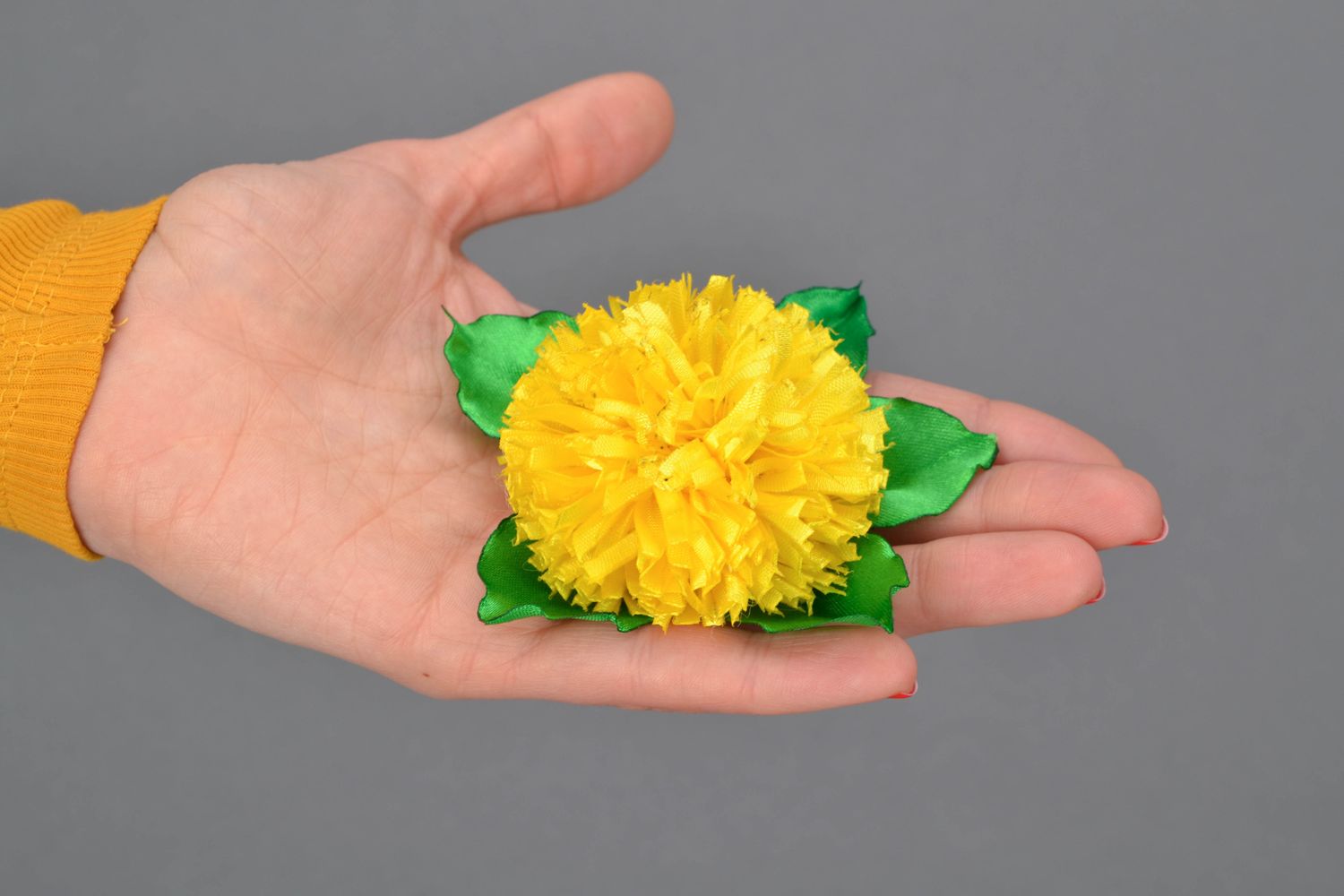 Broche fleur en rubans de satin pissenlit faite main photo 2