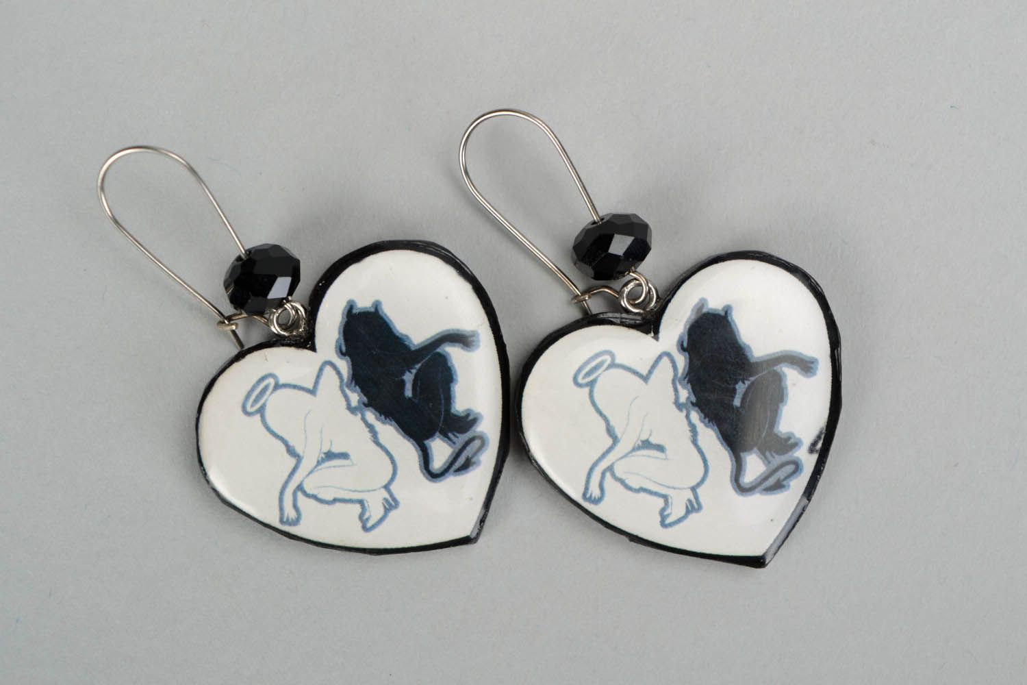 Black and white pendant earrings Opposition photo 2