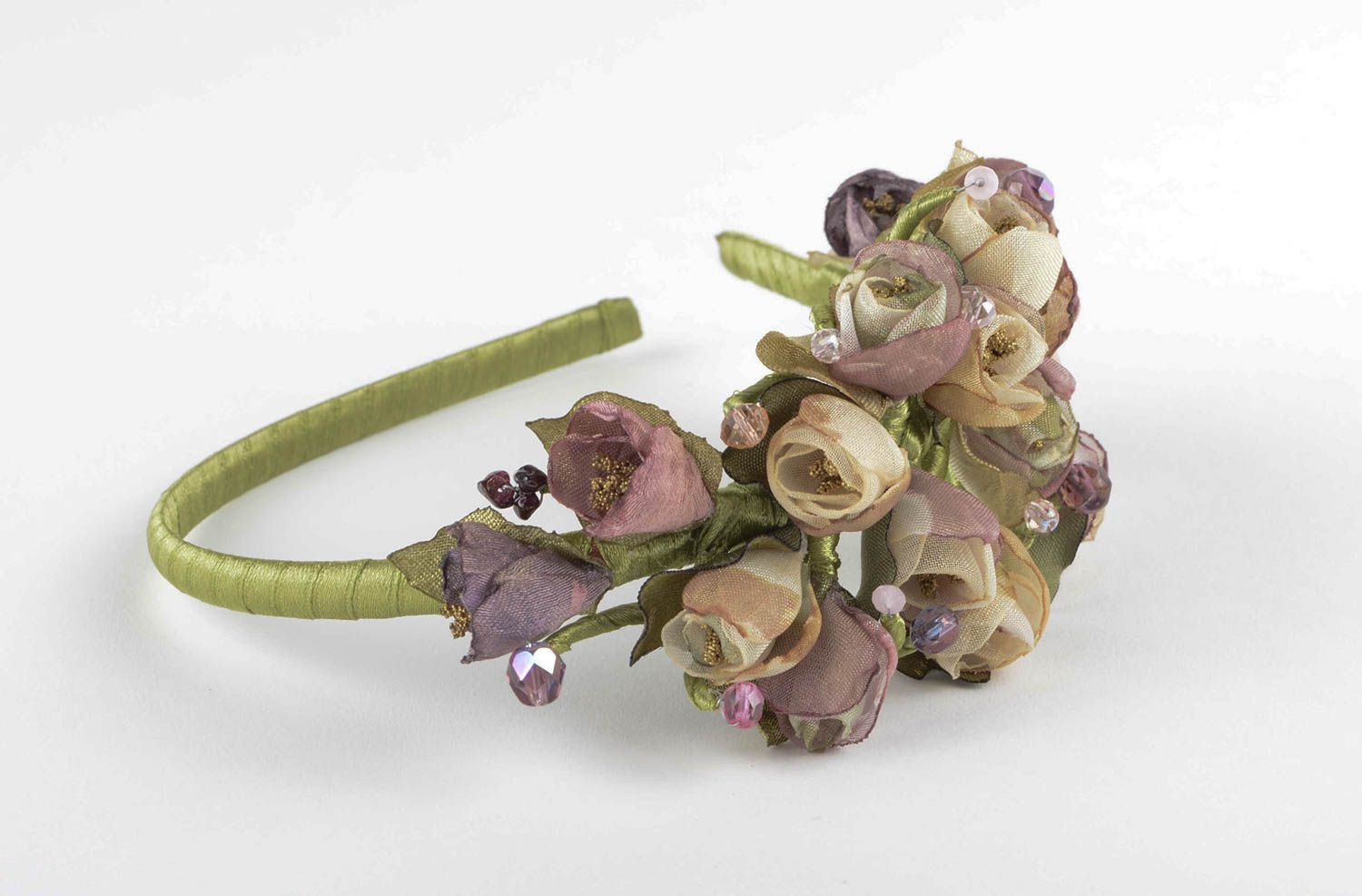 Diadema artesanal con flores tiernas accesorio para el cabello regalo original foto 3