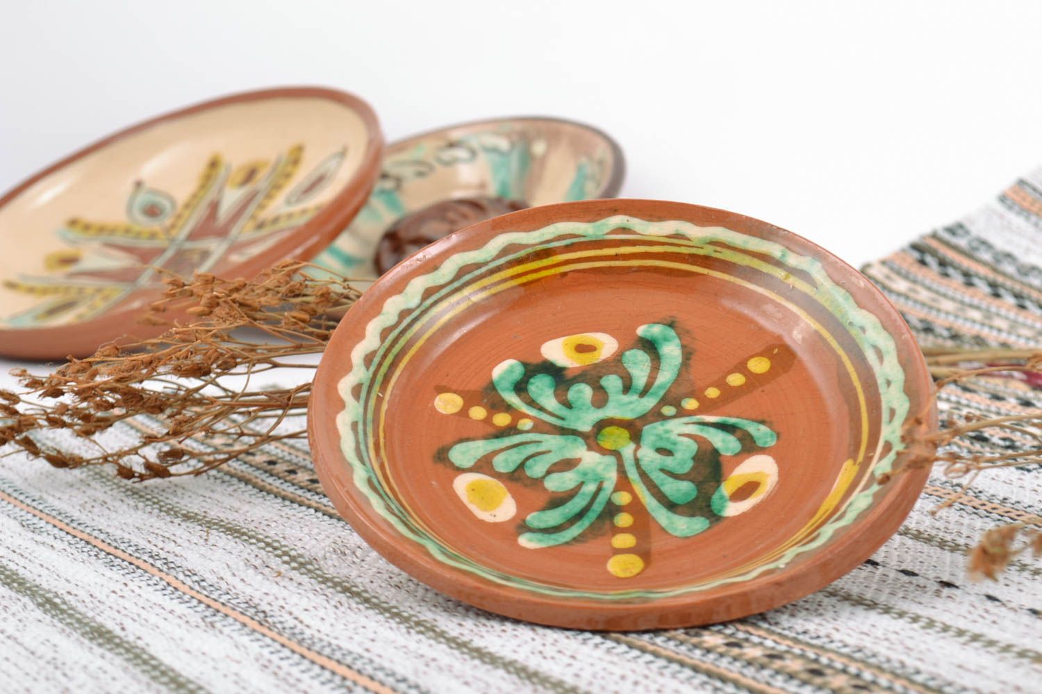 Small handmade decorative painted ceramic wall plate interior design ideas photo 1