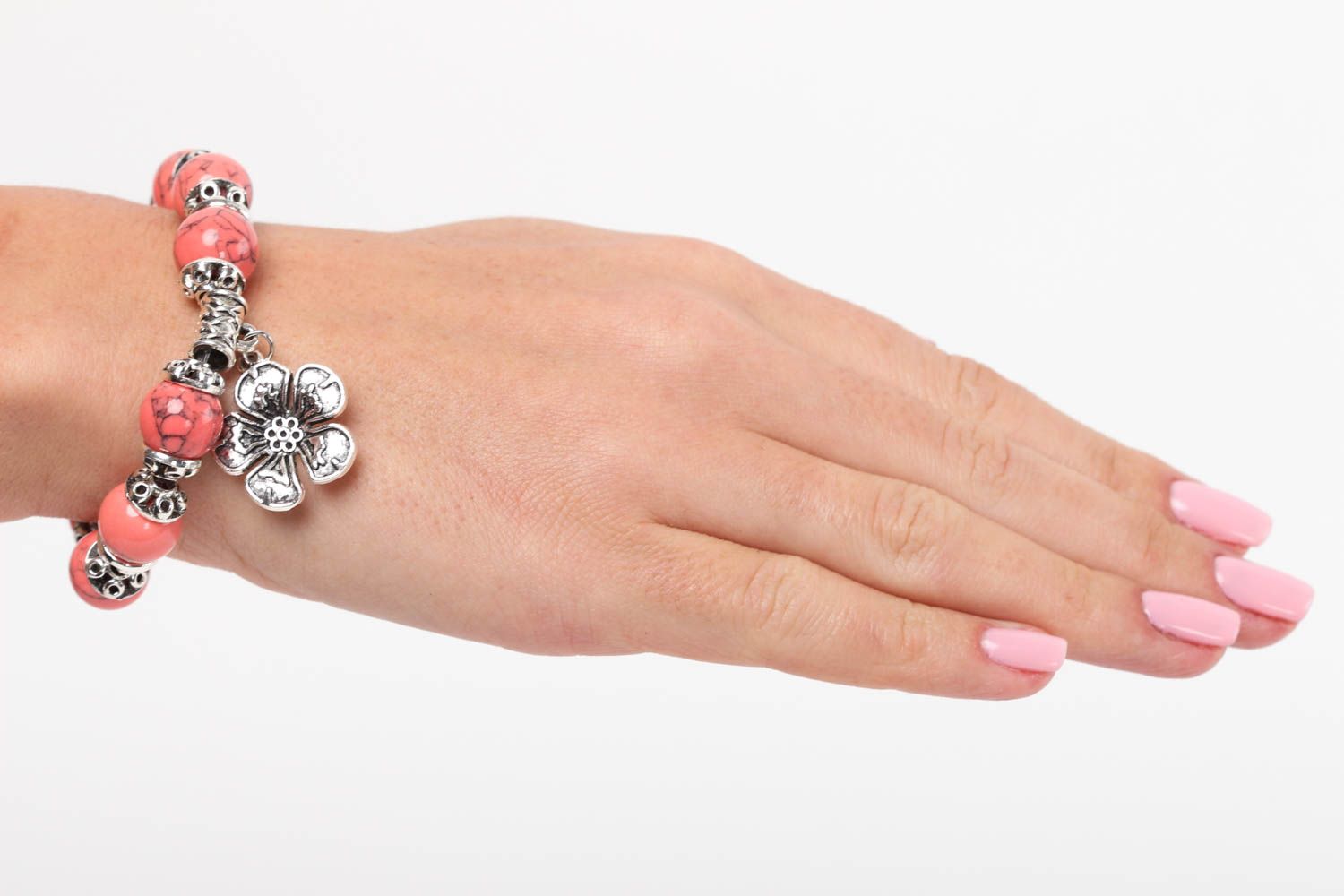 Bracelet en corail Bijou fait main avec fleur métallique Cadeau pour femme photo 5