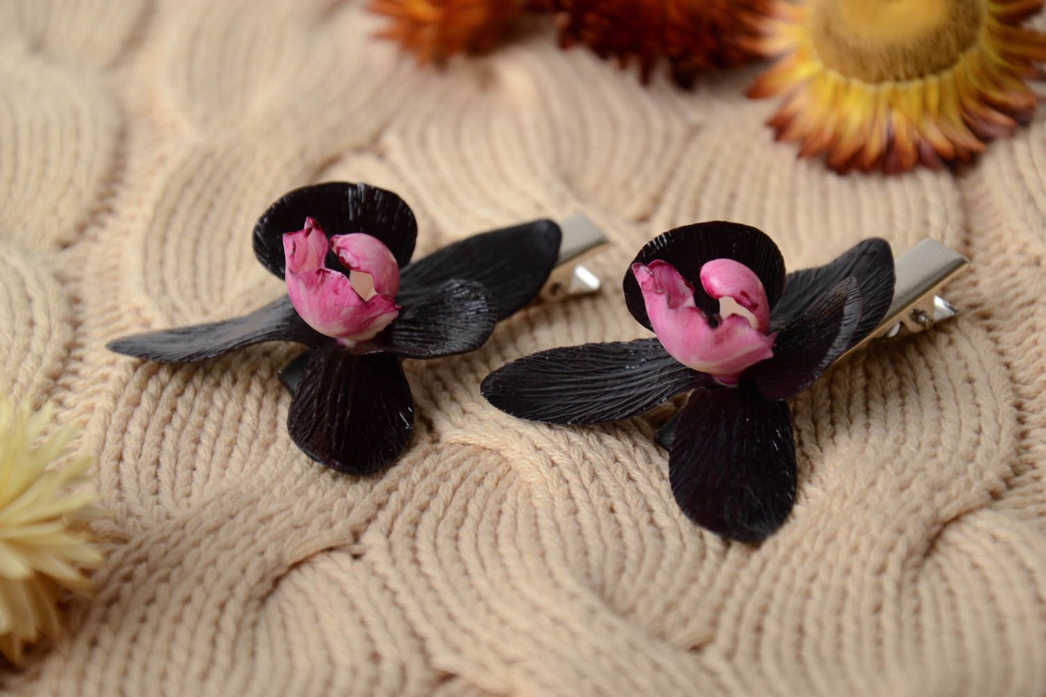 Set of 2 handmade decorative hair clips cold porcelain black and pink orchids photo 1
