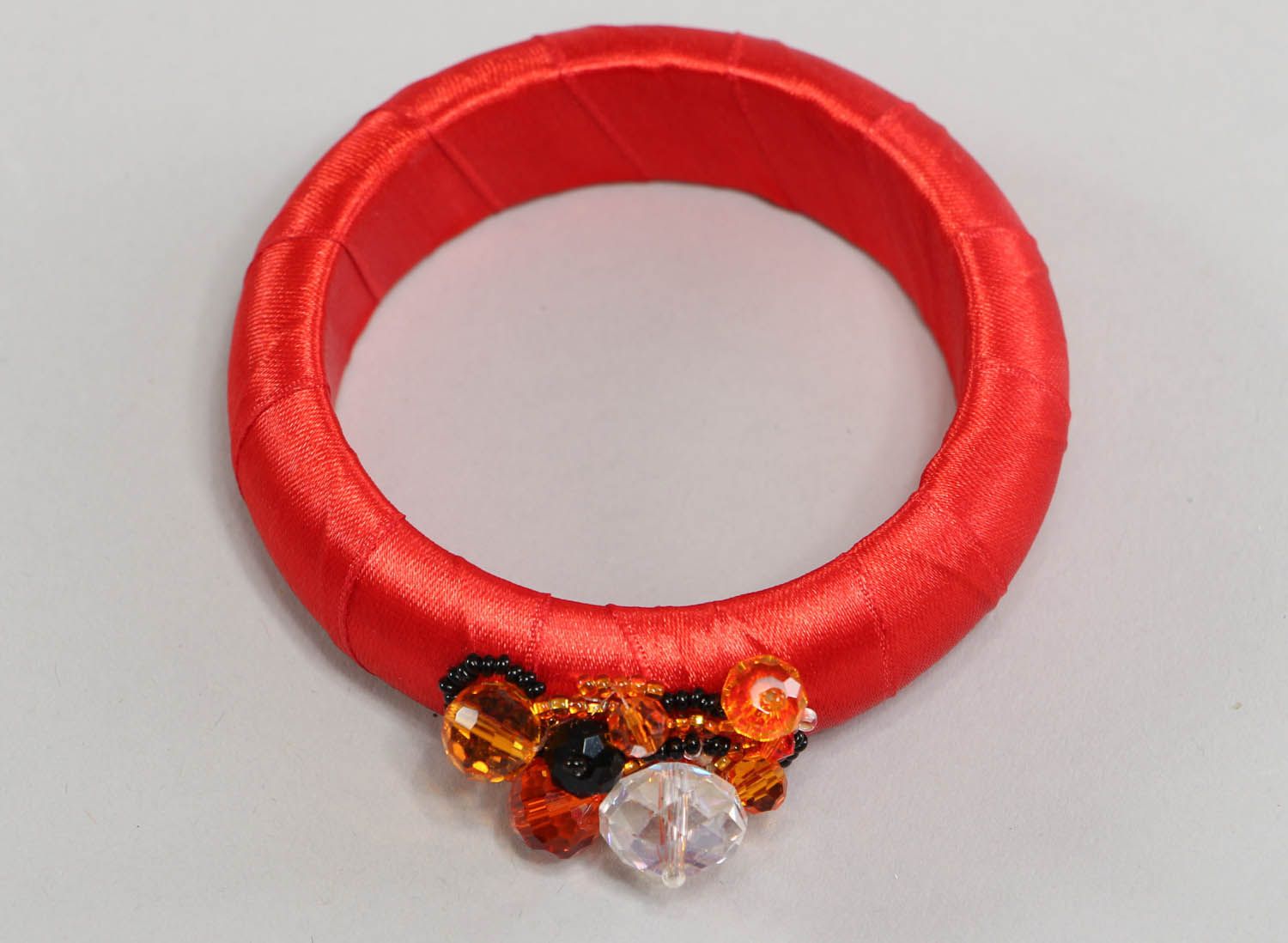 Bracelet rouge fait main avec cristal  photo 2