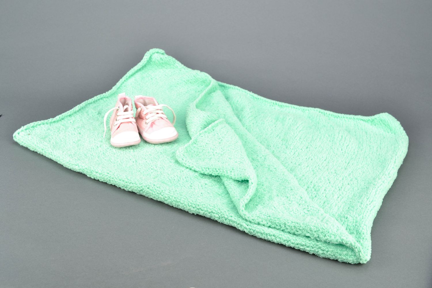 Couverture pour bébé menthe tricotée  photo 1