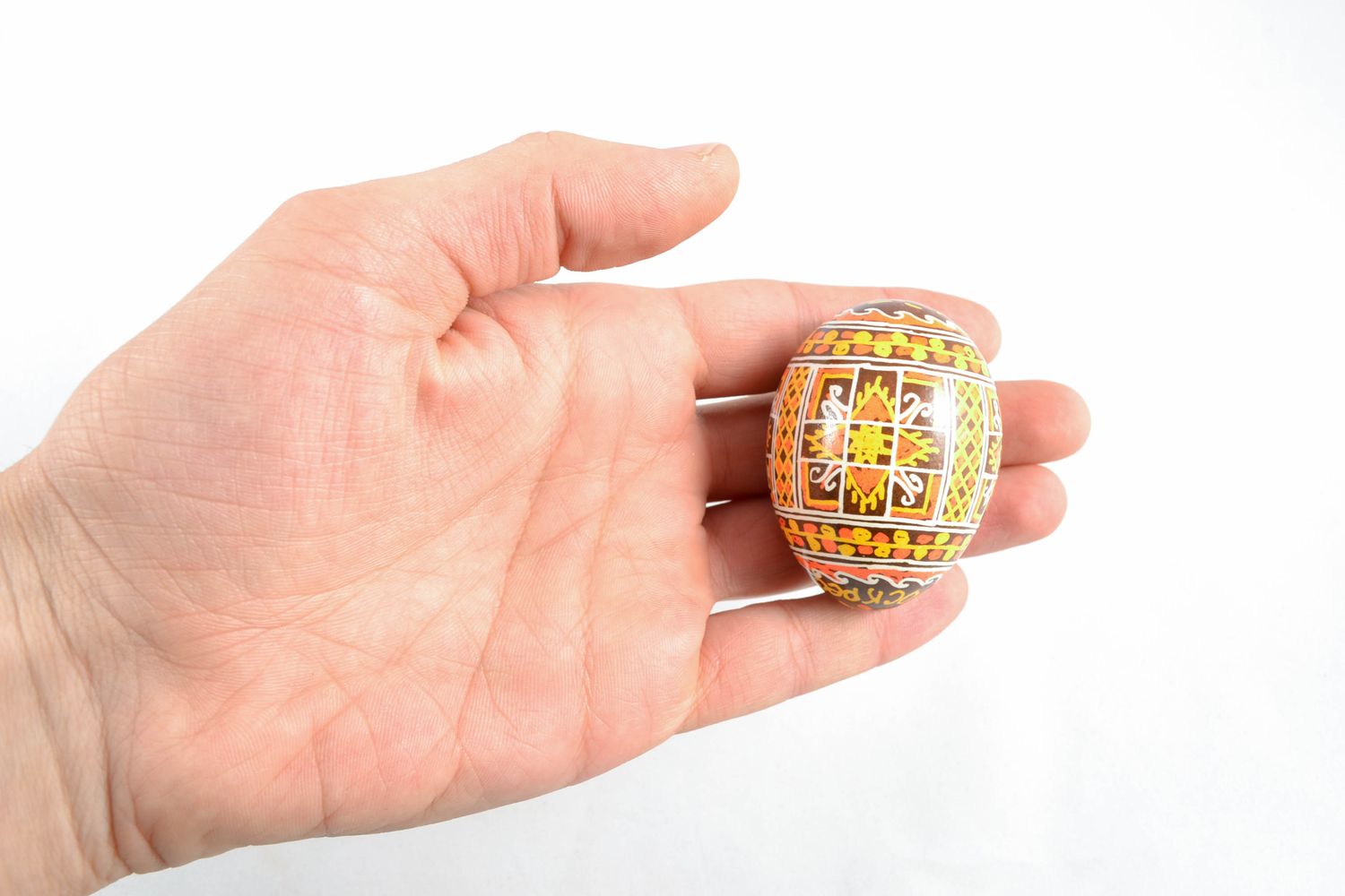 Huevo de Pascua pintado con acrílicos foto 1