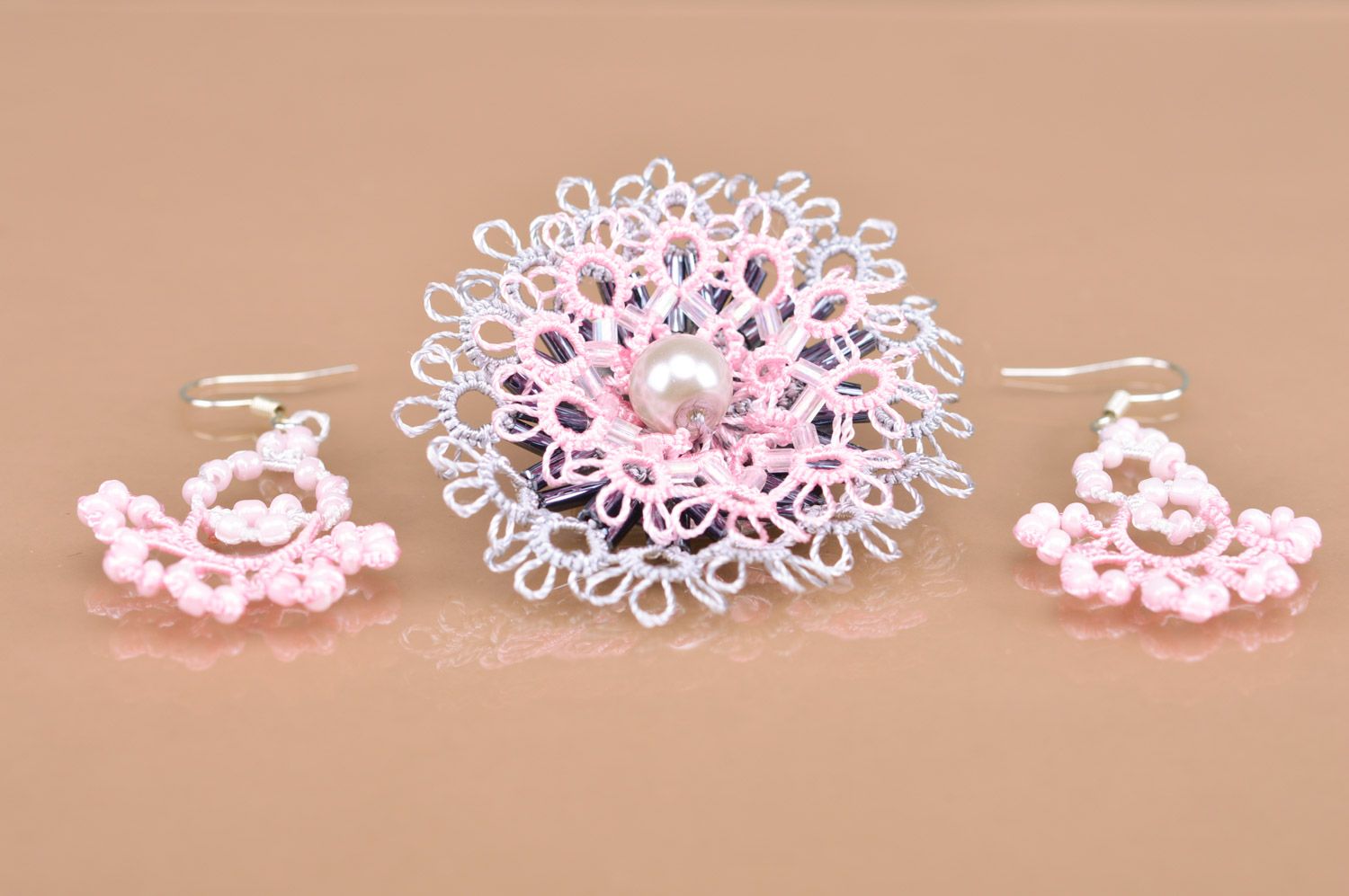 Handmade tatting jewelry set 2 items lacy woven earrings and brooch hair clip photo 3