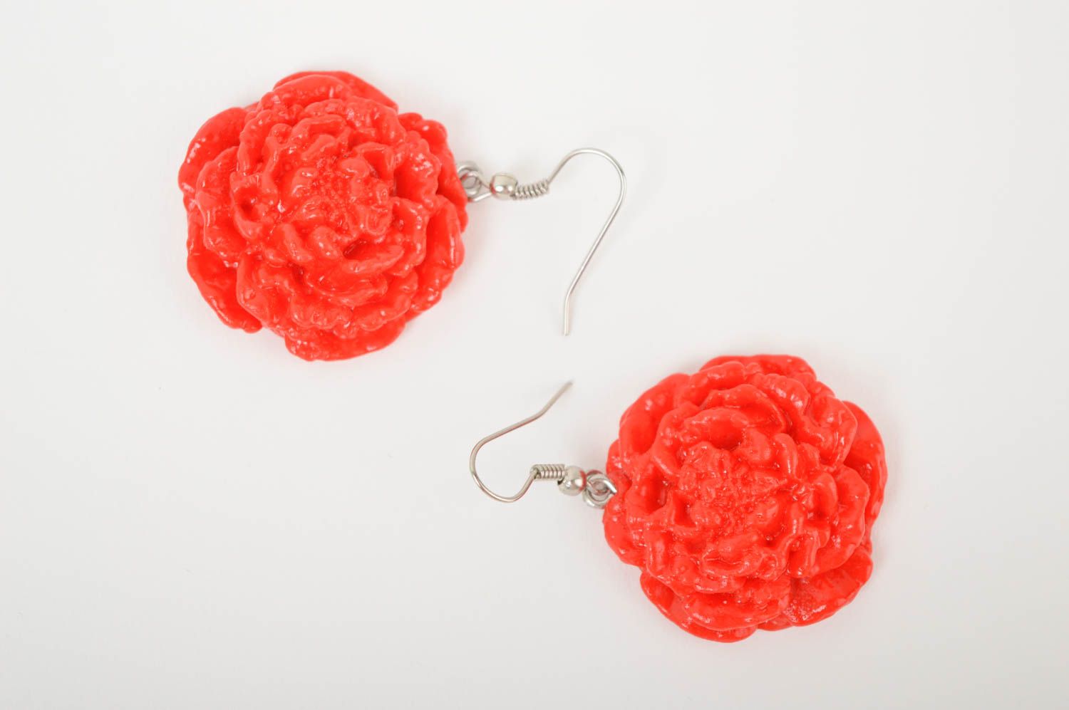 Ohrringe mit Blumen handgefertigt Polymer Schmuck Accessoires für Frauen rot foto 4