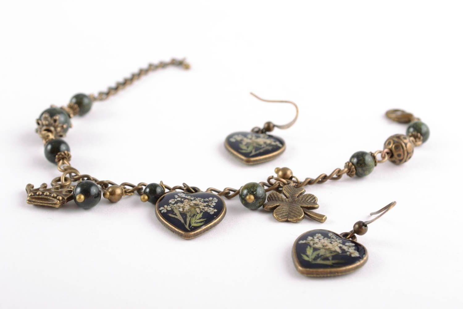 Jewelry set with natural flowers earrings and bracelet photo 5