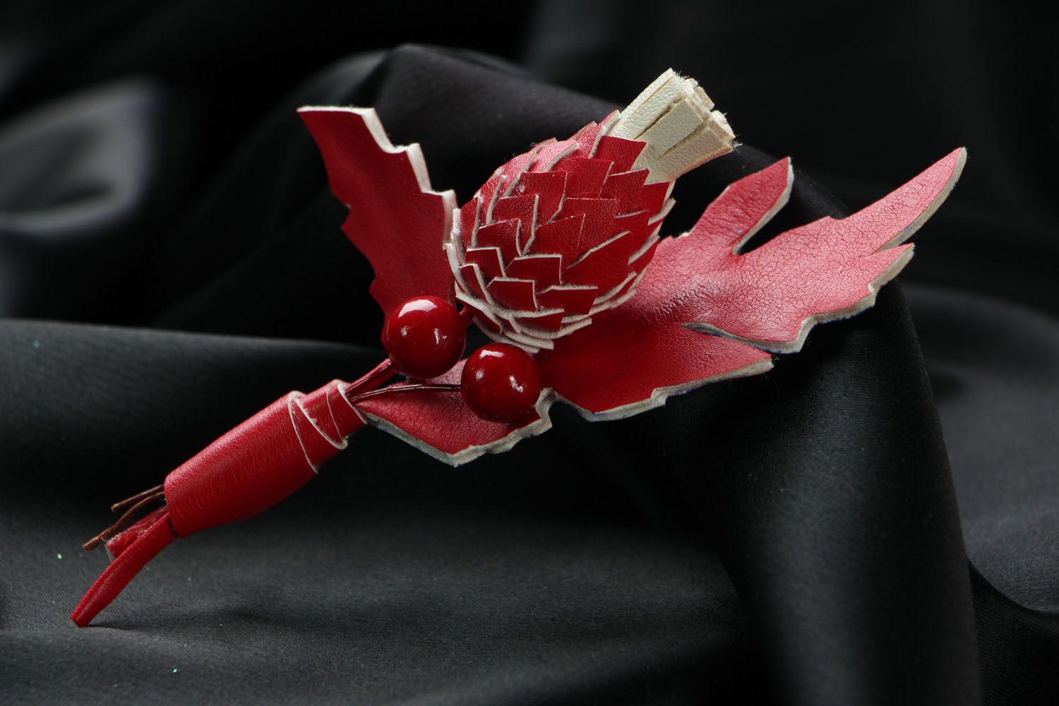 Red leather brooch photo 2
