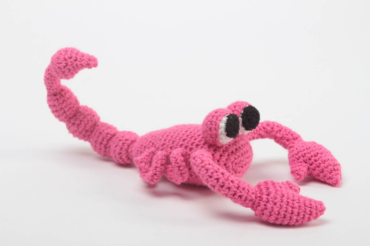 Мягкая игрушка ручной работы игрушка крючком детская игрушка розовая Скорпион фото 2