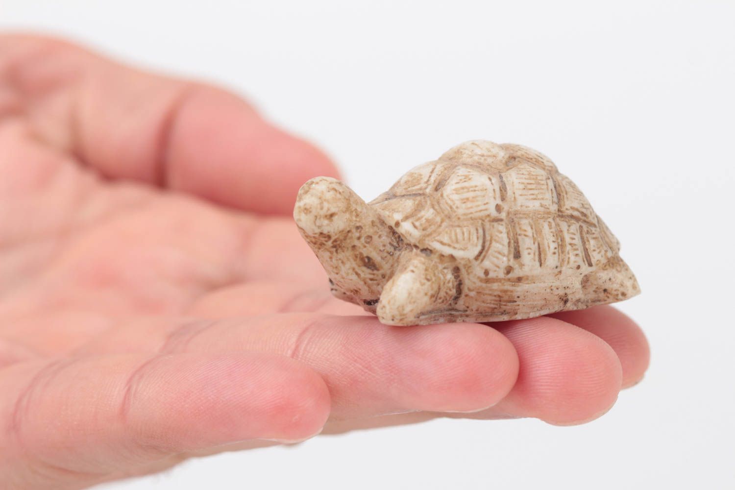 Статуэтка из полимерной смолы черепаха ручной работы красивая небольшая фото 5