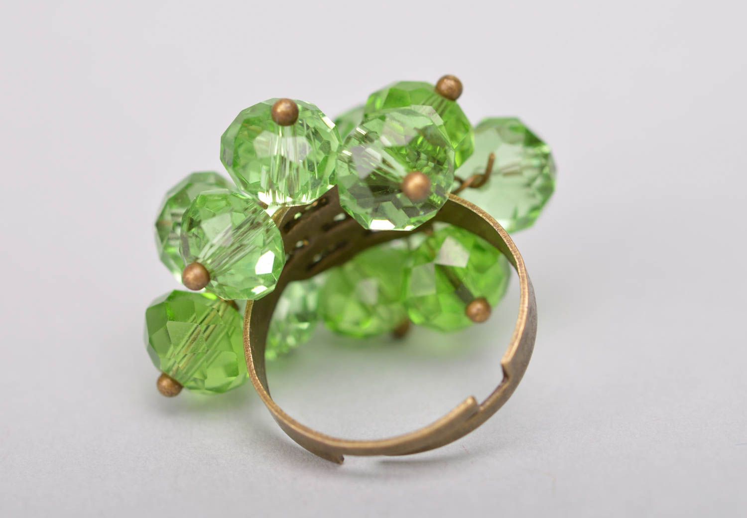 Ring Schmuck handgemachter Schmuck  Ring für Damen in hellgrüner Farbe foto 3
