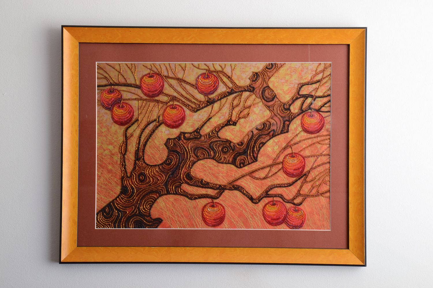Apfelbaum Gemälde aus Glasperlen  foto 1
