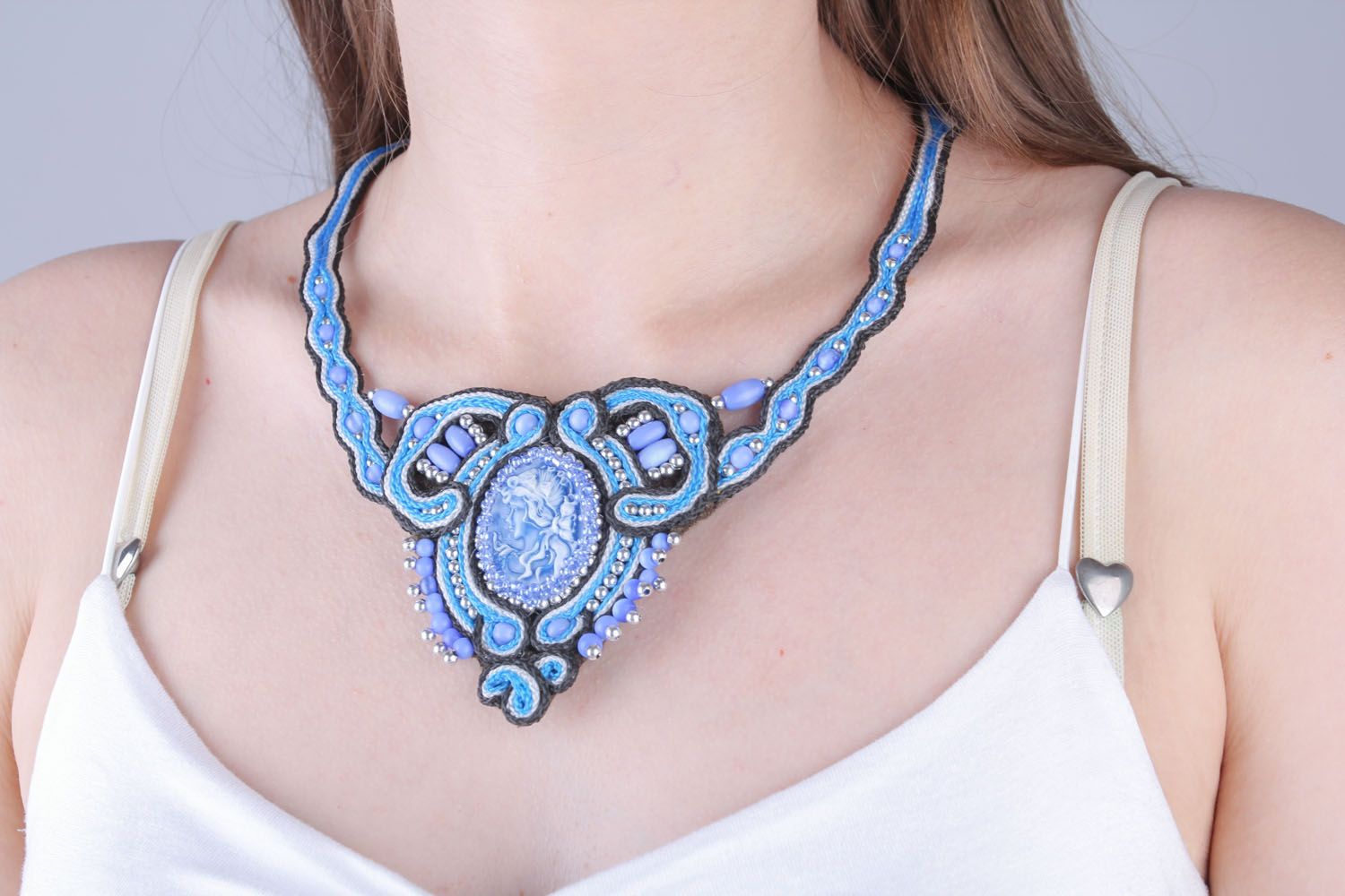 Blue necklace photo 4