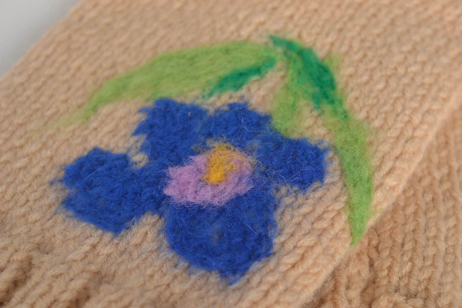 Носки ручной работы шерстяные носки бежевые женские носки с валяным цветком фото 2