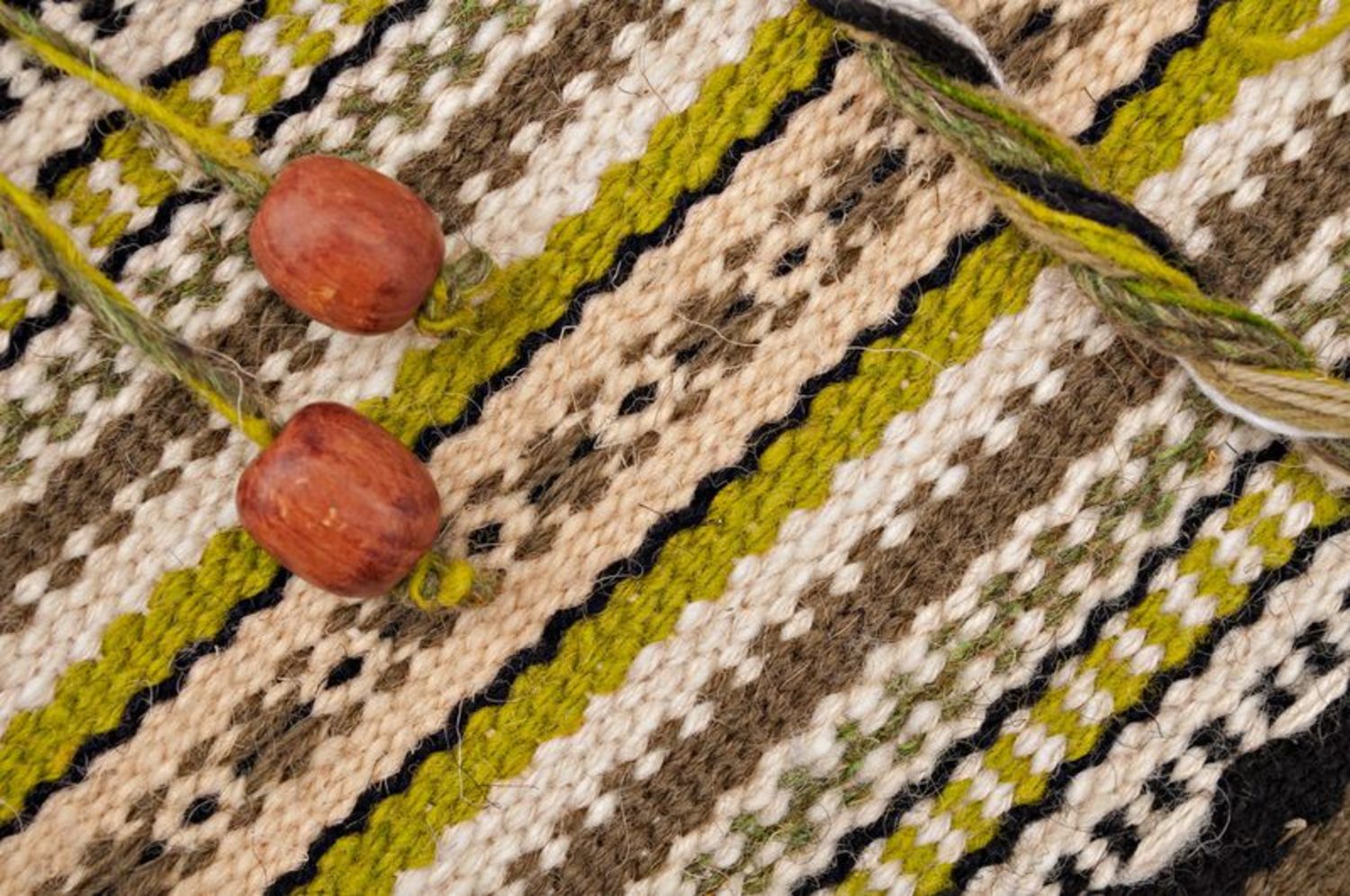 Borsa in stile etnico di stoffa fatta a mano Borsetta di lana Accessori donna  
 foto 2