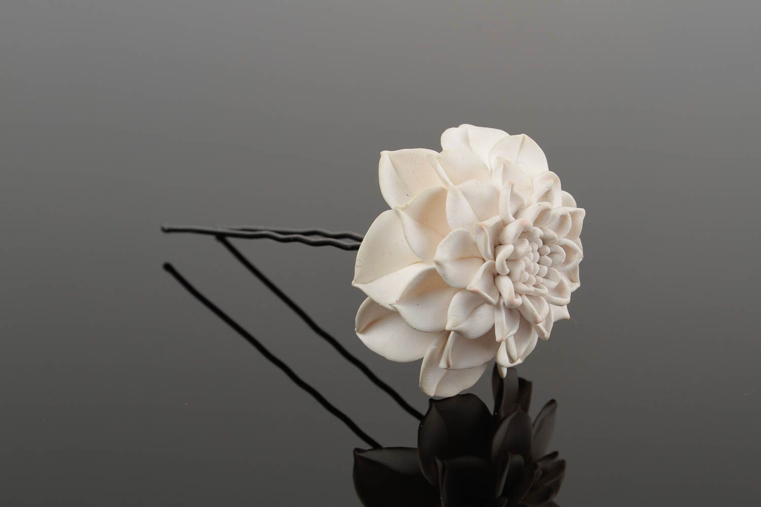 Blume Haarnadel handgemachter Schmuck Haar Accessoire aus Polymer weiß foto 3