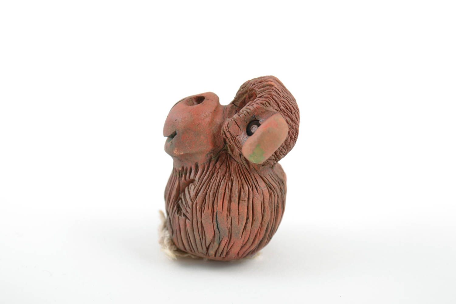 Figura de animal artesanal de arcilla roja con forma de mono pequeño marrón  foto 3
