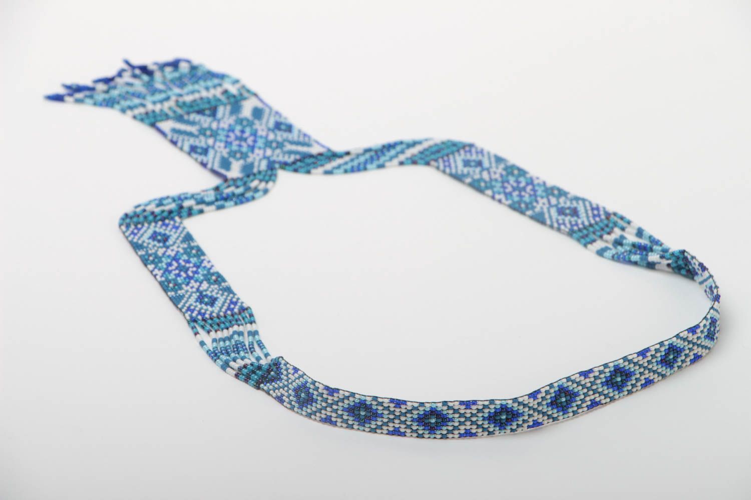 Collier en perles de rocaille bleu à motif fait main long style ethnique photo 4