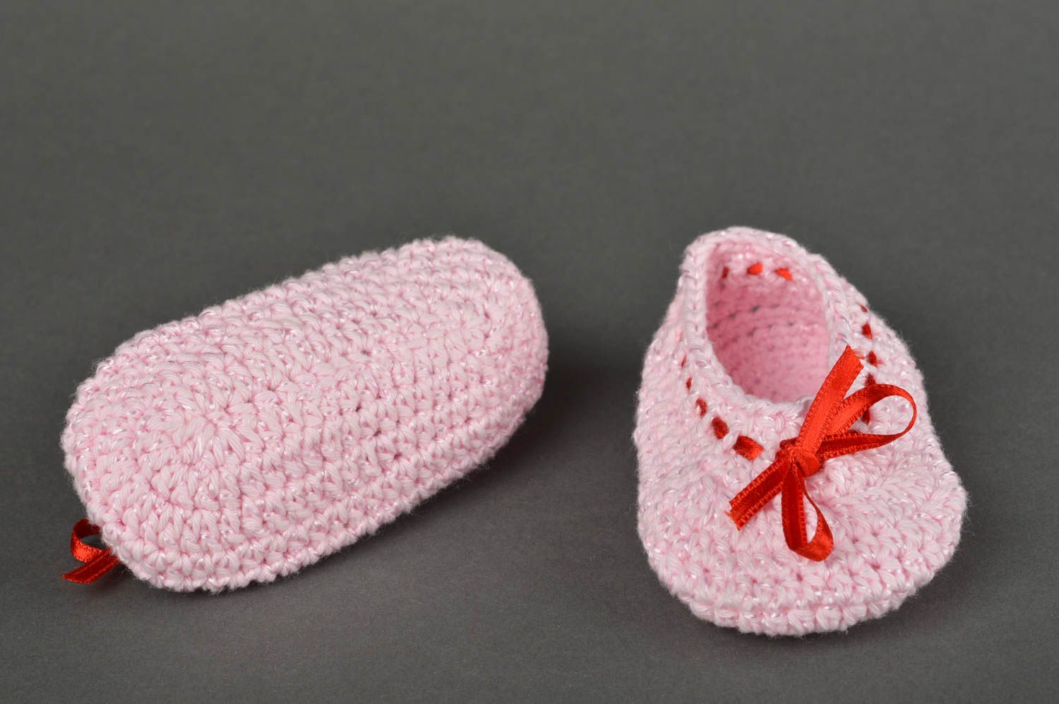 Chaussons de bébé au crochet faits main roses avec noeuds Chaussures pour bébé photo 2