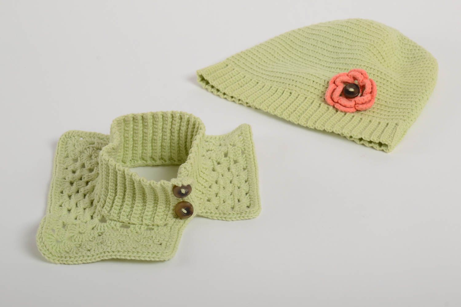 Handmade Accessoires für Frauen gehäkelte Mütze Damen Kragen aus Baumwolle foto 3