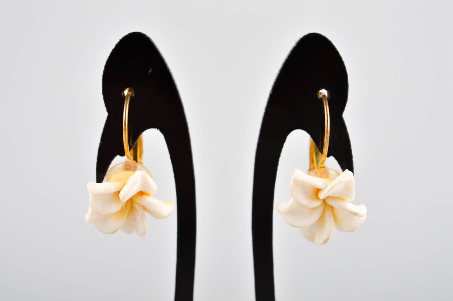 Zarte helle Blumen Ohrringe handmade Designer Schmuck Accessoire für Frauen foto 2