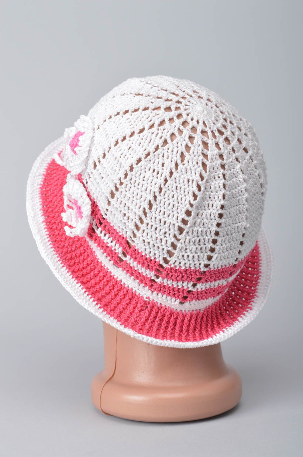 Панамка ручной работы весенняя шапка вязаная панамка для детей розовая с белым фото 10