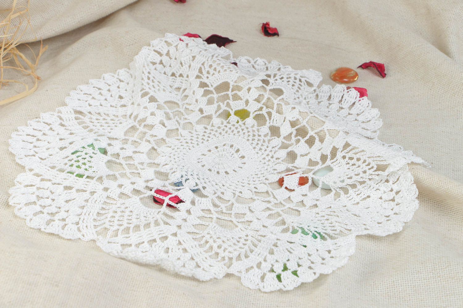 Napperon blanc ajouré tricoté au crochet en fils de coton fait main rond photo 1