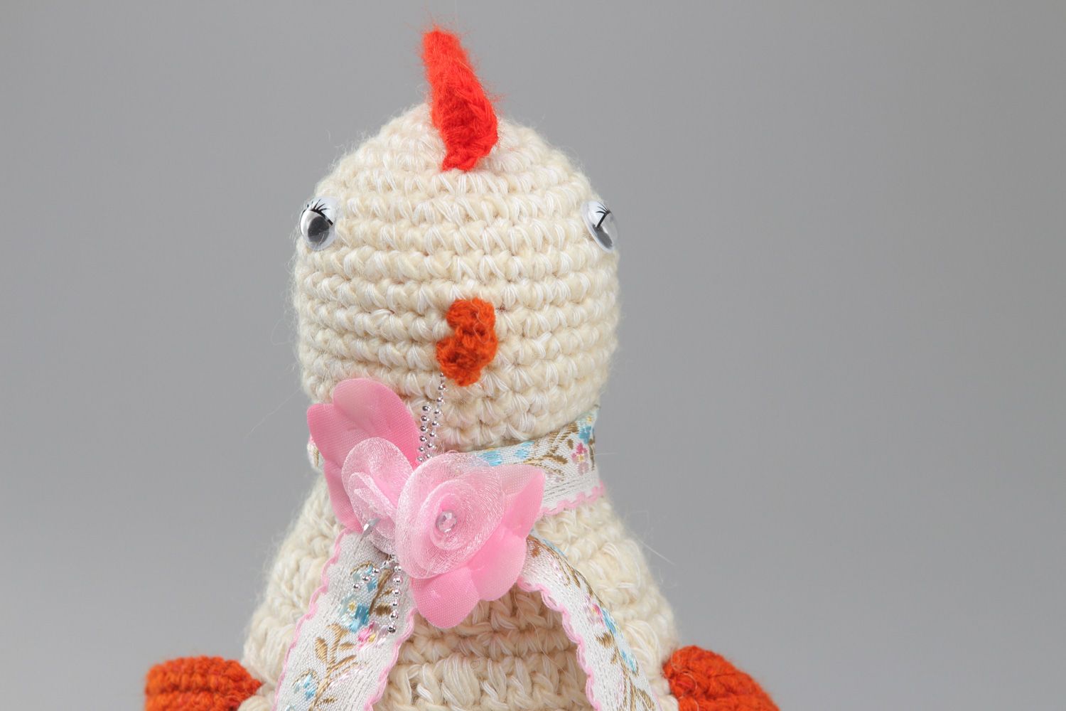 Poupée poule de Pâques faite main tricotée en laine jouet original pour enfant photo 2