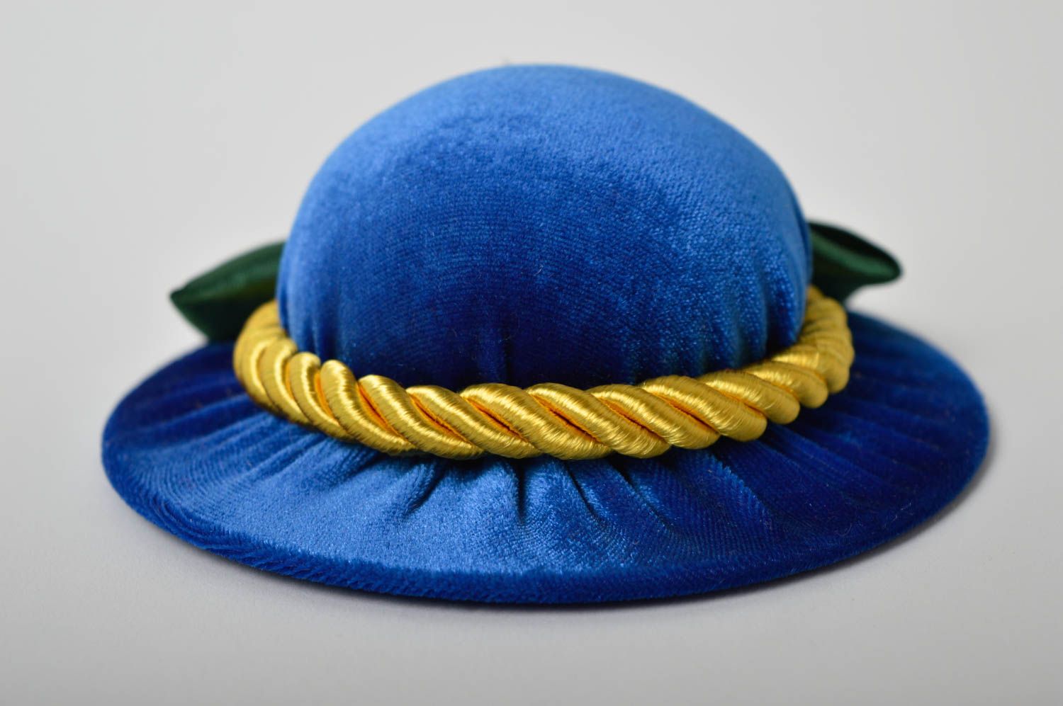 Игольница шляпка ручной работы все для вышивания аксессуар для шитья синяя фото 3