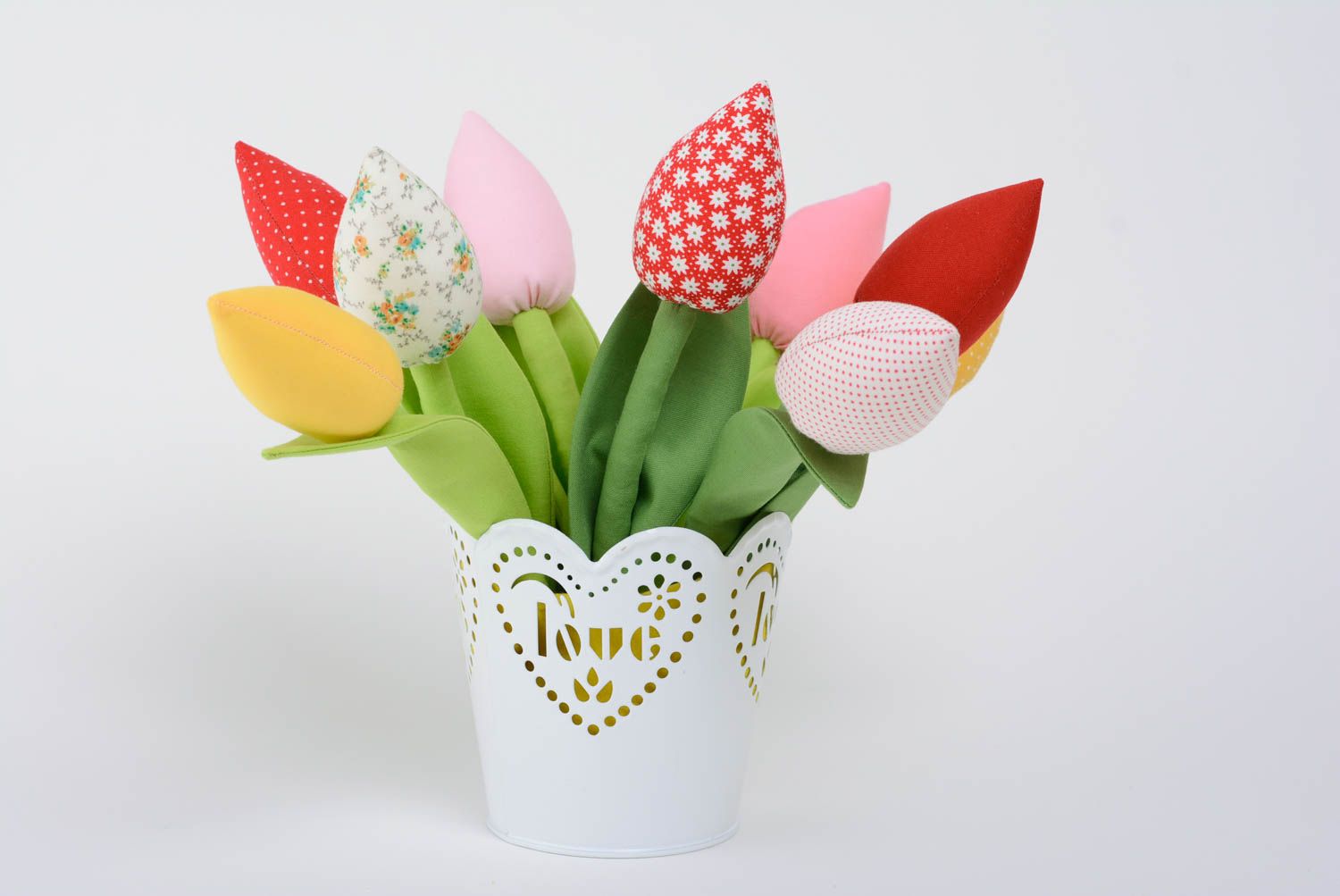 Schöne dekorative Tulpe aus Stoff künstliche Blume zum Geschenk in Rot handmade foto 5