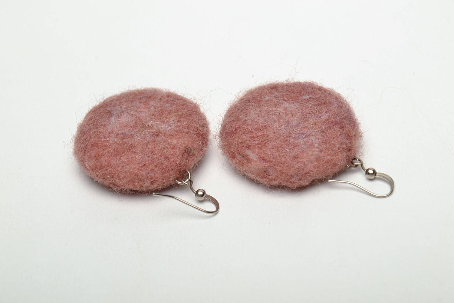 Felted wool round earrings photo 5