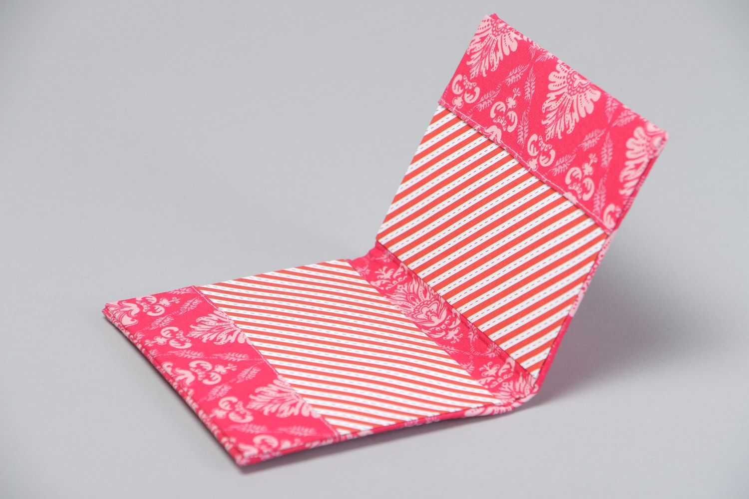 Funda de pasaporte de tela artesanal para chica rosada vistosa foto 3