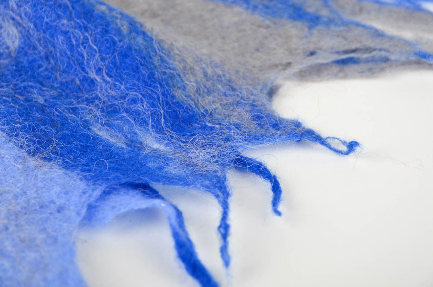 Écharpe laine fait main Accessoire femme bleu gris original Cadeau femme photo 4