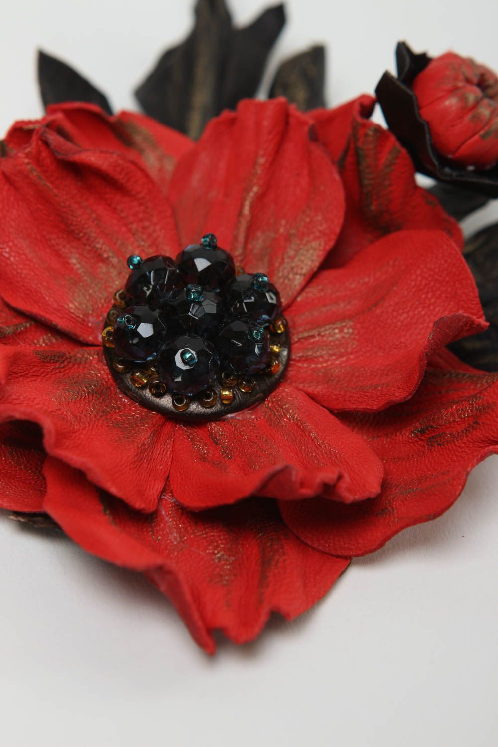 Broche en cuir Bijou fait main Accessoire femme fleur rouge design original photo 3