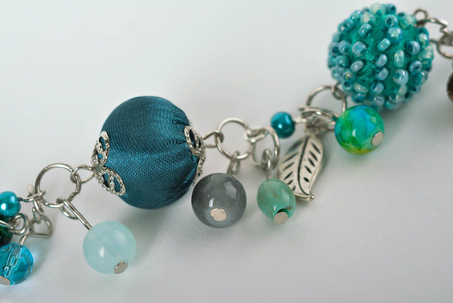 Bracelet perles rocaille Bijou fait main design Accessoire femme soie perles photo 2