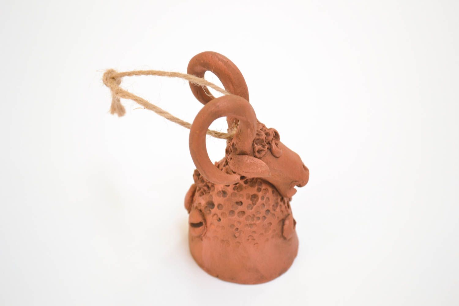 Deko aus Naturmaterialien handmade Deko Anhänger ungewöhnlich Ton Glocke foto 3