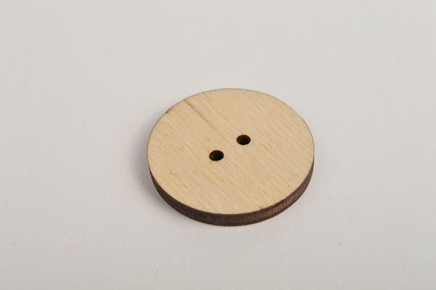 Handmade Knopf Näh Accessoire schönes Nähzubehör Knopf aus Holz geschnitzt foto 3