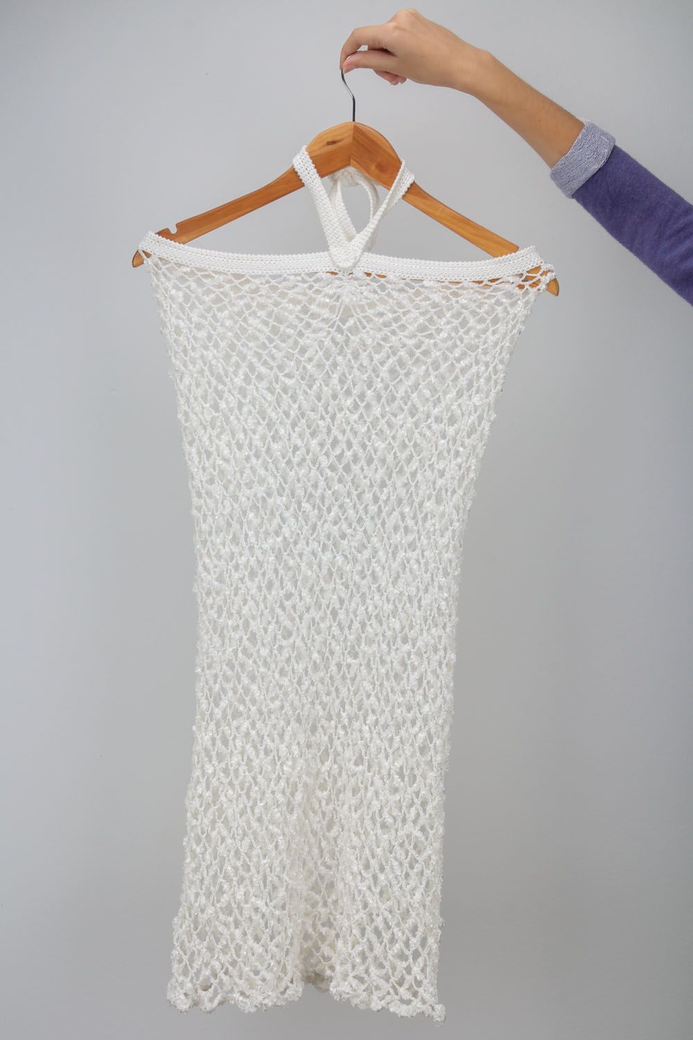 Courte robe blanche tricotée au crochet faite main originale estivale ajourée photo 2