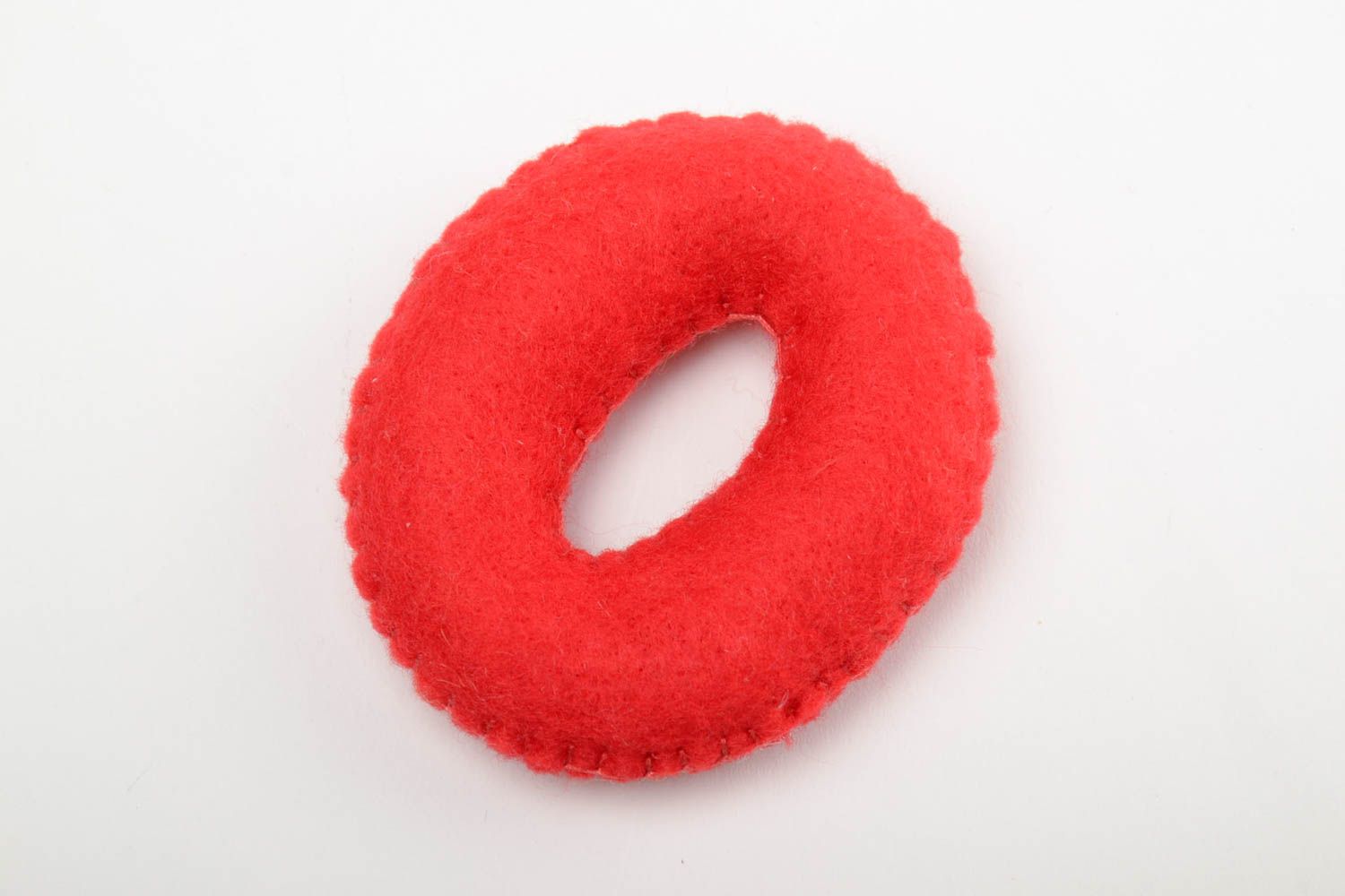 Handmade small red felt educational soft toy letter O for learning alphabet  photo 2