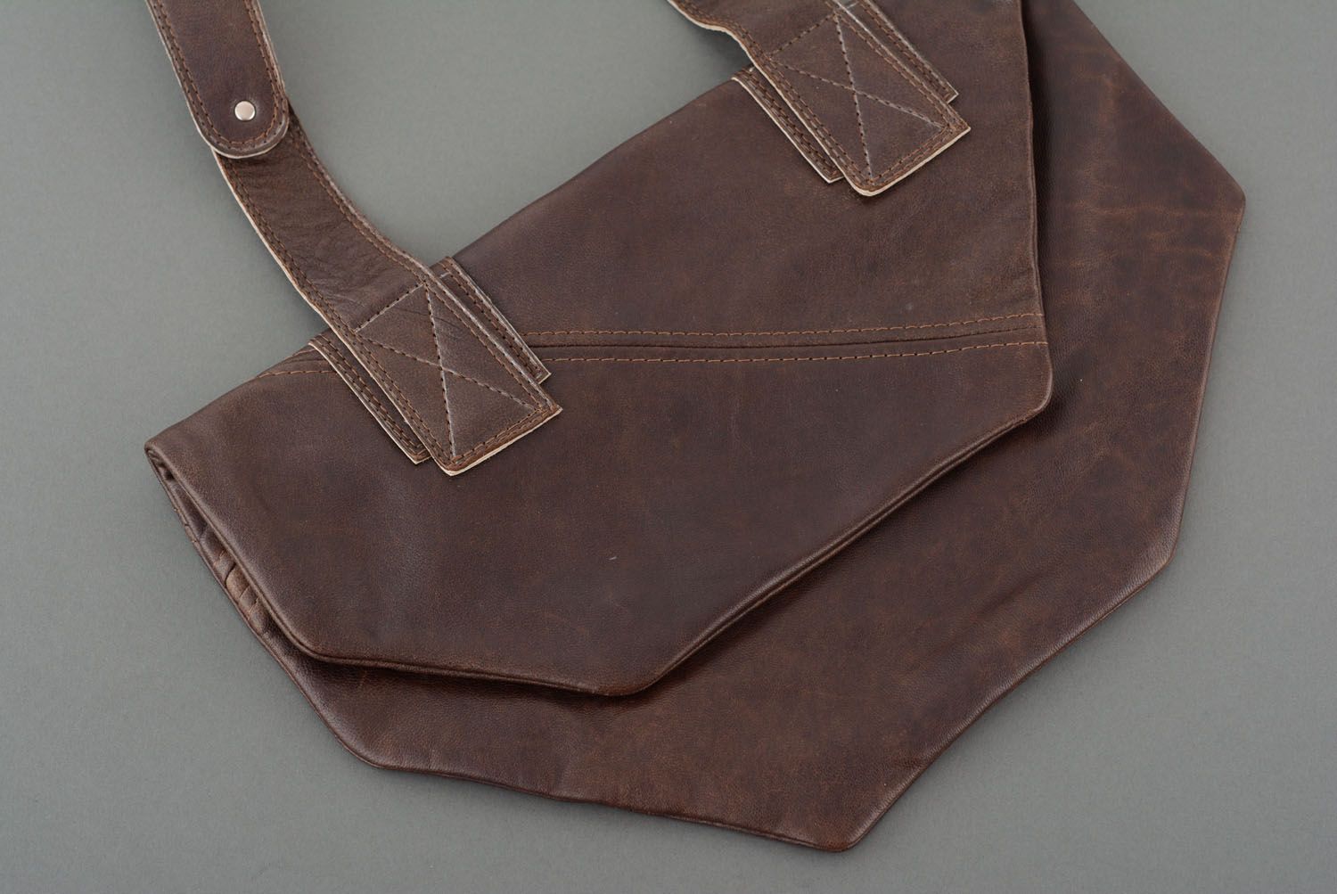 Sac féminin en cuir fait main accessoire design original brun Géométrie photo 2