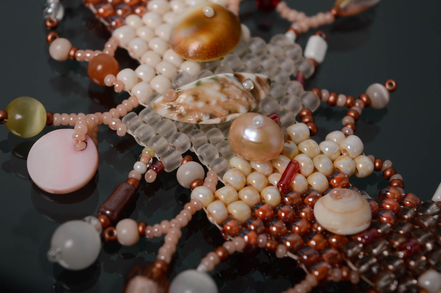 Beaded bracelet with seashells in marine style photo 3