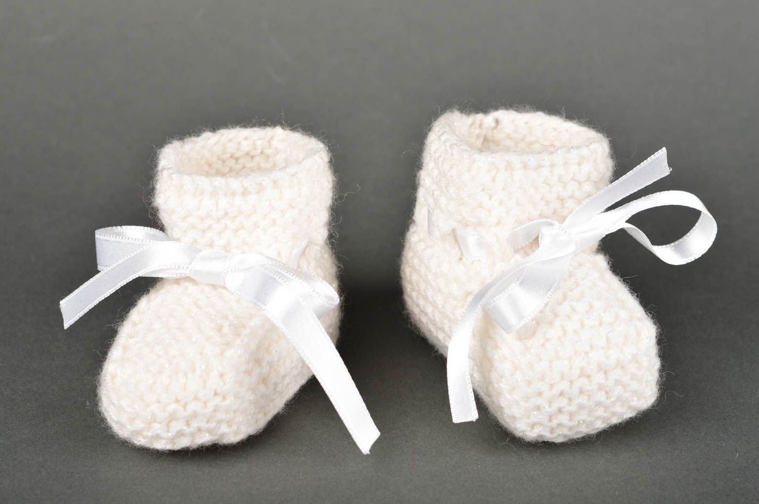 Chaussons bébé faits main Chaussure bébé tricot crochet blancs Cadeau original photo 2