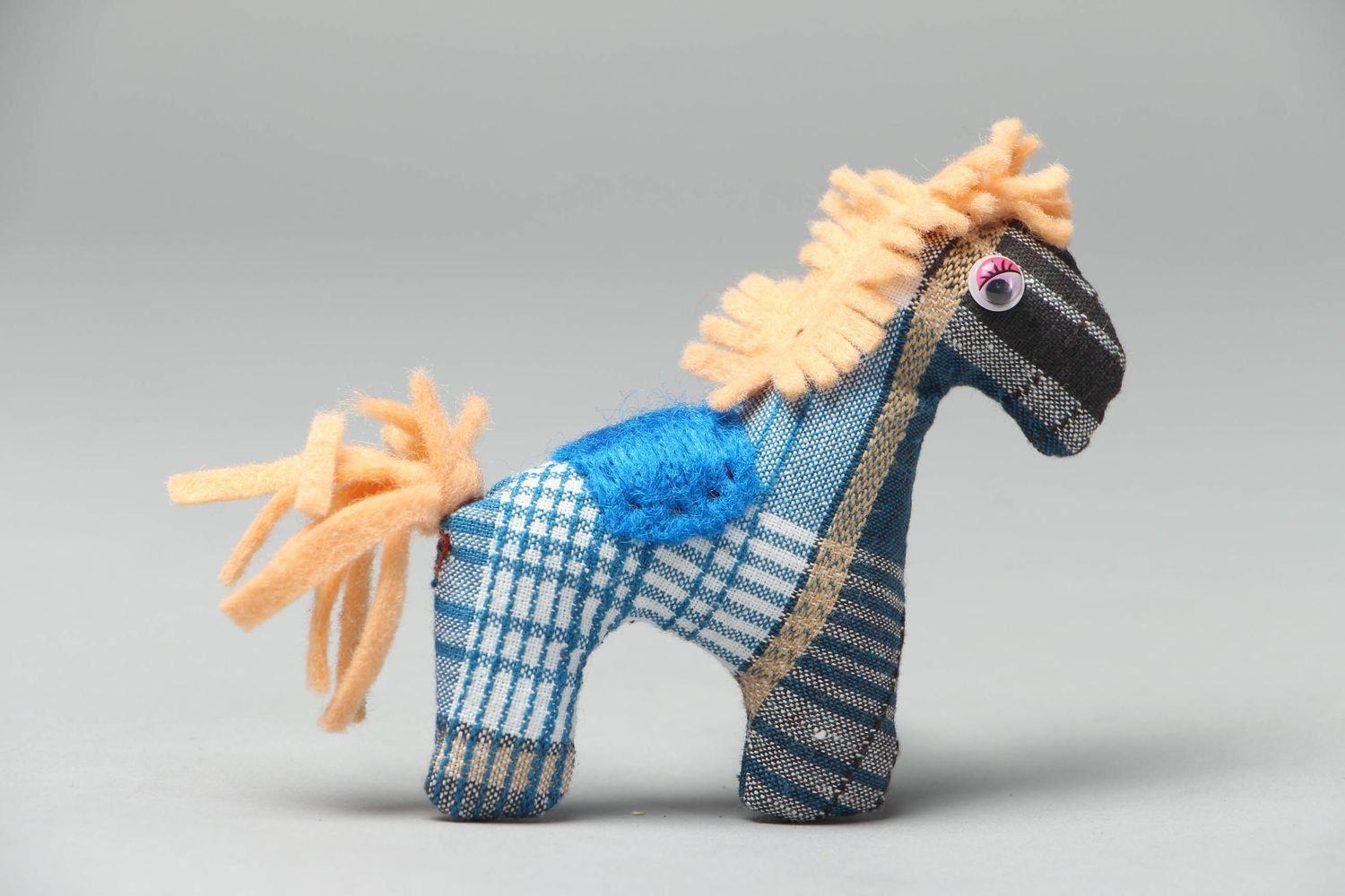 Cavallo carino fatto a mano pupazzo di peluche giocattolo simpatico da bambini foto 1
